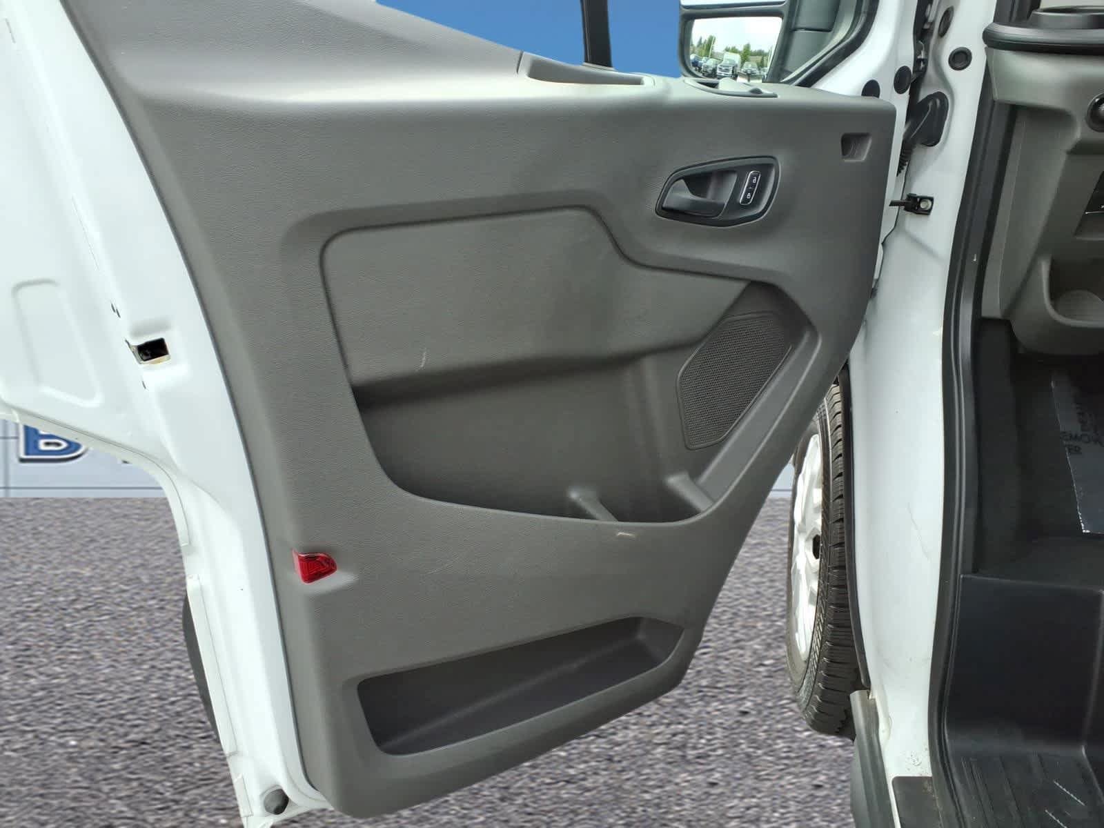 Used 2025 Ford Transit 350 XLT RWD image 12