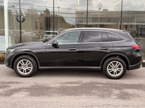 Used 2023 Mercedes-Benz GLC 300 4MATIC image 3