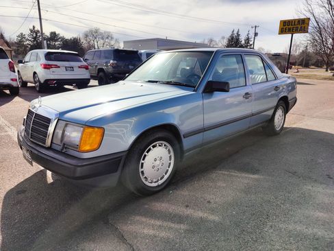 Used 1989 Mercedes-Benz 300 E 3.0 image 4