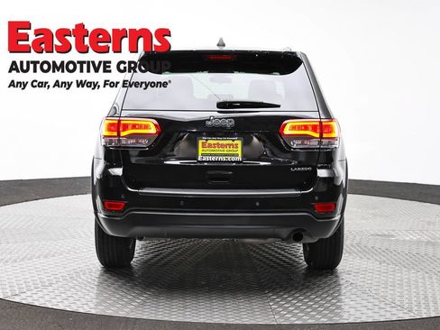 Used 2018 Jeep Grand Cherokee Laredo RWD image 6