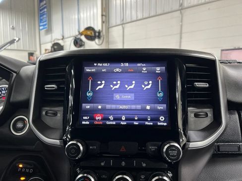 Used 2019 RAM 1500 Big Horn AWD/4WD image 18