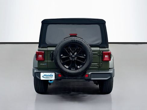 Used 2024 Jeep Wrangler Unlimited Sahara w/ Technology Group AWD/4WD image 6