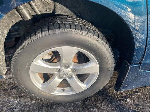 Used 2012 Toyota Sienna LE image 17