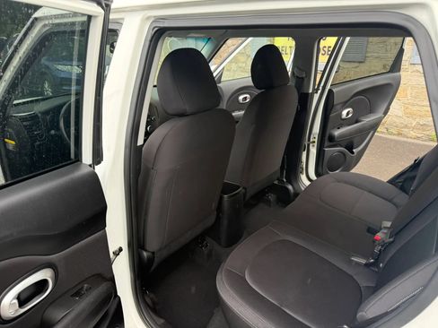 Used 2016 Kia Soul FWD image 27