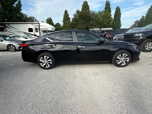 Used 2025 Nissan Altima 2.5 S FWD image 4