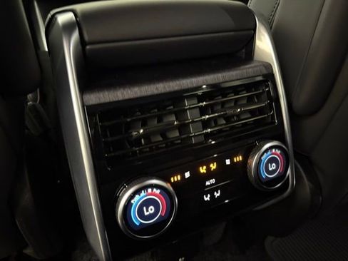 New 2025 Land Rover Range Rover SE image 28