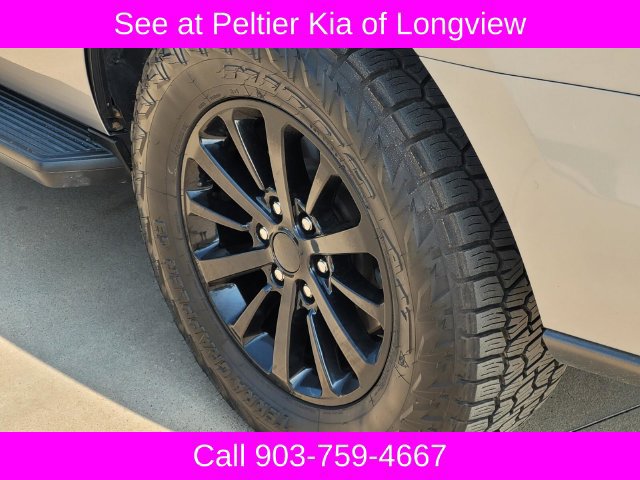 Used 2021 Ford Expedition XLT RWD image 7