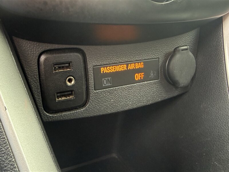 Used 2019 Chevrolet Trax LT w/ LT Convenience Package FWD image 12