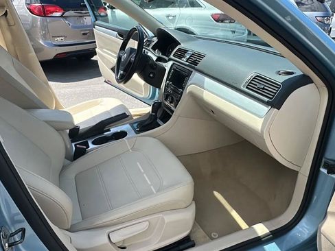 Used 2013 Volkswagen Passat 2.5 SE FWD image 36