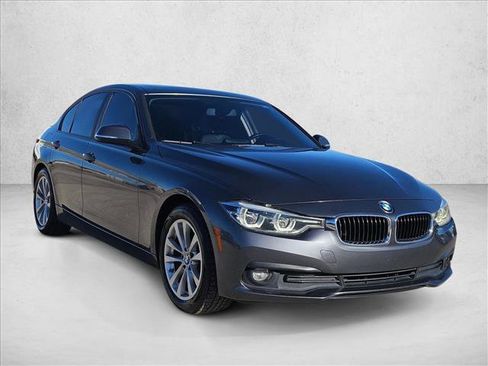 Used 2018 BMW 320i Sedan image 3