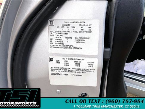 Used 2000 Chevrolet Corvette Convertible RWD image 3