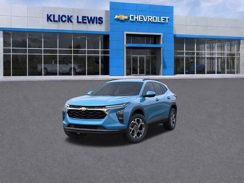 New 2026 Chevrolet Trax LT w/ LT Convenience Package FWD image 8