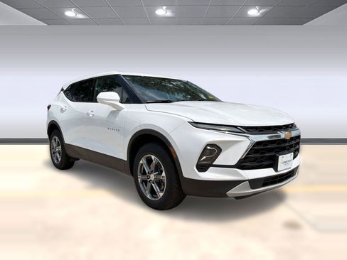 Certified 2025 Chevrolet Blazer LT FWD image 7