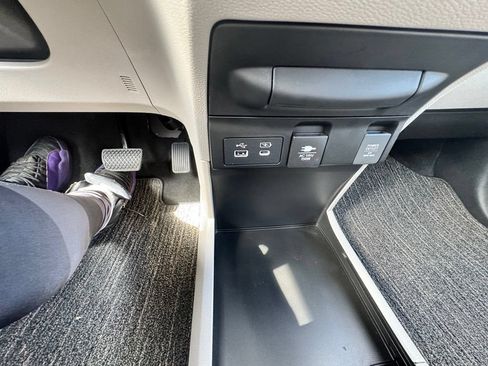 New 2026 Honda Odyssey Touring image 14