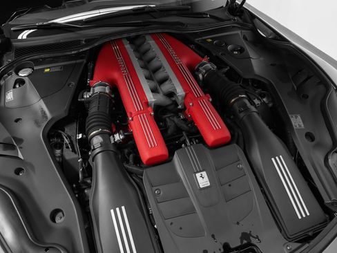 Used 2014 Ferrari F12 Berlinetta RWD image 15