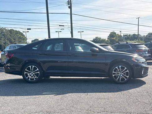 Used 2022 Volkswagen Jetta Sport FWD image 6