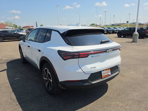 New 2026 Chevrolet Equinox EV LT w/ Comfort Package FWD image 4