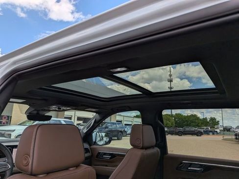 New 2026 Chevrolet Suburban High Country w/ Sun And Tow Package image 21