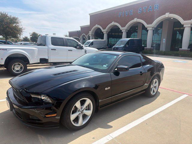 Used 2013 Ford Mustang GT RWD image 2