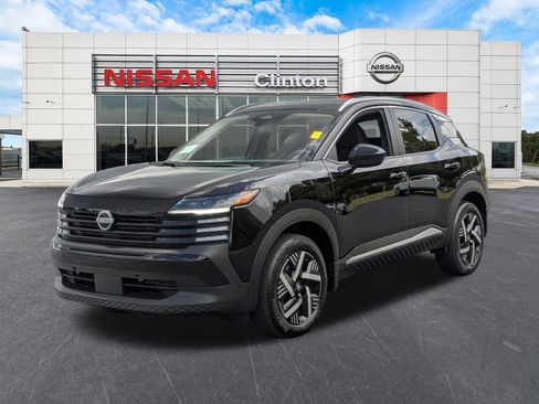 New 2025 Nissan Kicks SV w/ SV Premium Package FWD image 7