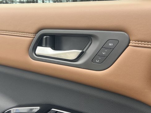 New 2026 Nissan Pathfinder Platinum image 16