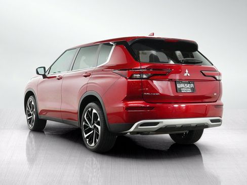 Used 2023 Mitsubishi Outlander SE AWD/4WD image 3