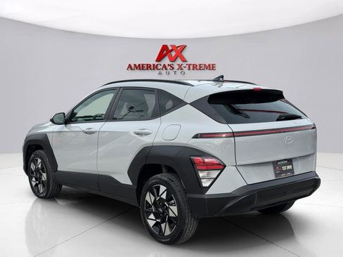 Used 2024 Hyundai Kona SEL w/ Convenience Package AWD/4WD image 3