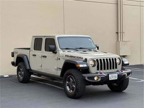 Used 2020 Jeep Gladiator Rubicon w/ Trailer Tow Package image 2