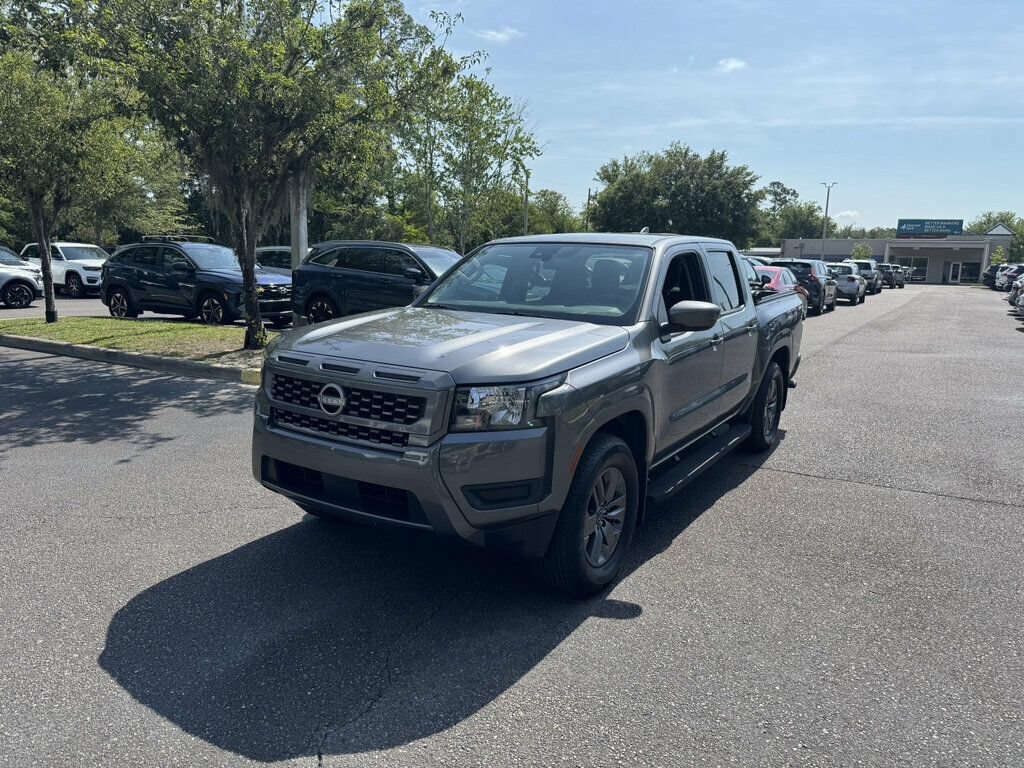 Used 2025 Nissan Frontier SV w/ Tow Package RWD image 1