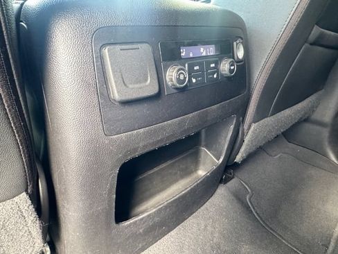 Used 2019 GMC Yukon XL SLT RWD image 30