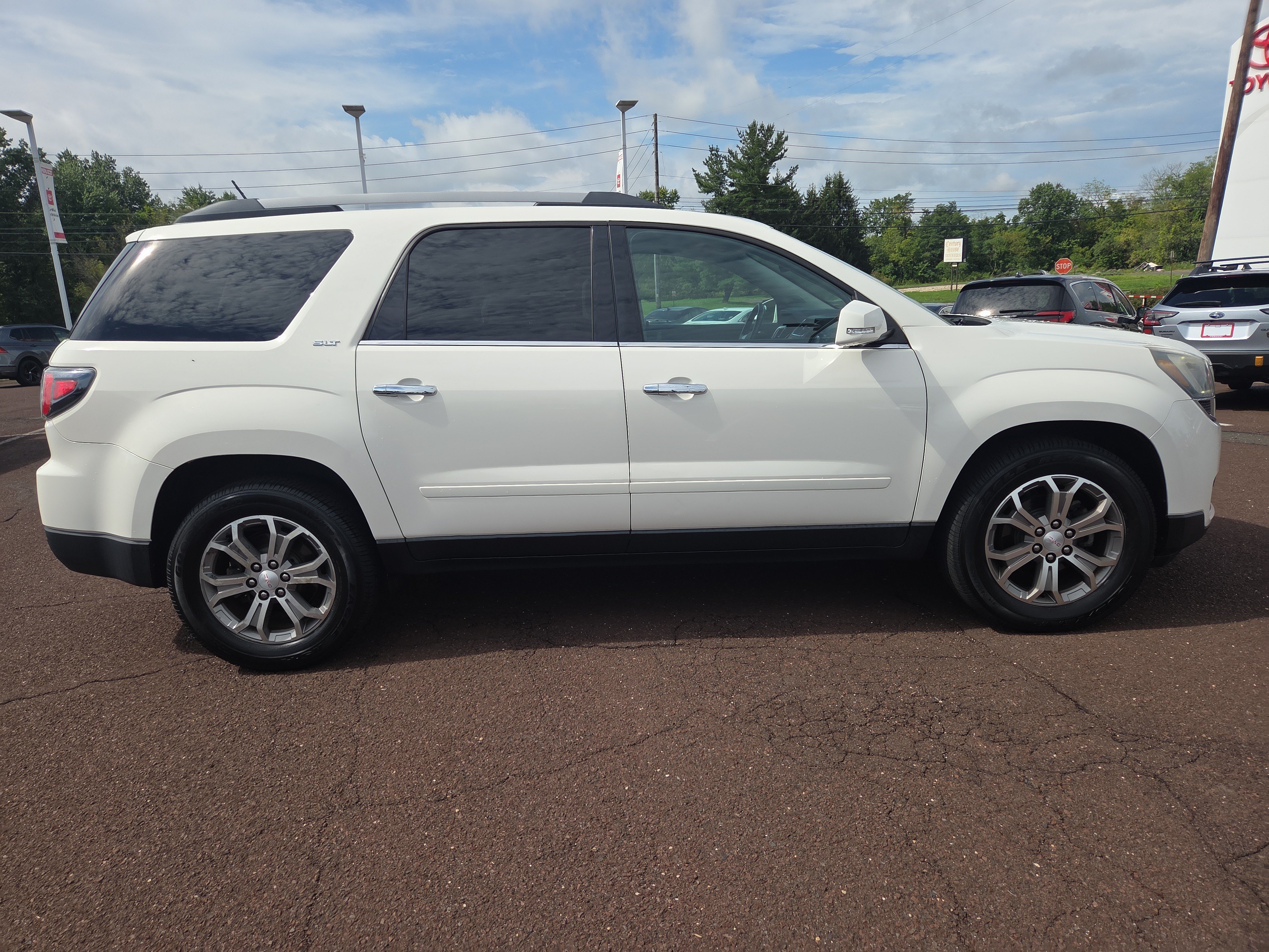 Used 2014 GMC Acadia SLT AWD/4WD image 2