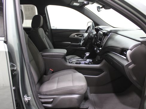 Used 2023 Chevrolet Traverse LT image 34