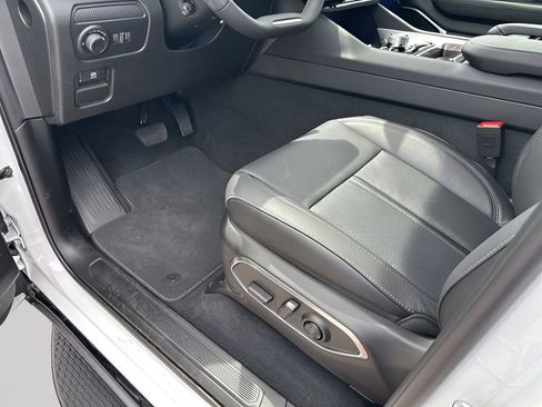 New 2026 Jeep Grand Wagoneer L Limited AWD/4WD image 30