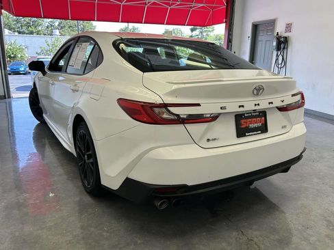 Certified 2025 Toyota Camry SE FWD image 5