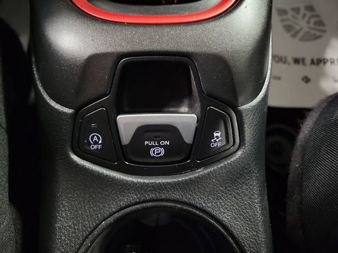 Used 2018 Jeep Compass Trailhawk w/ Cold Weather Group image 16