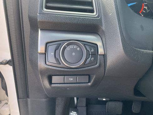 Used 2018 Ford Explorer XLT AWD/4WD image 27