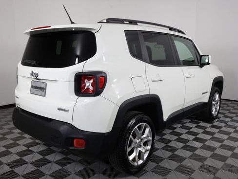 Used 2017 Jeep Renegade Latitude AWD/4WD image 2