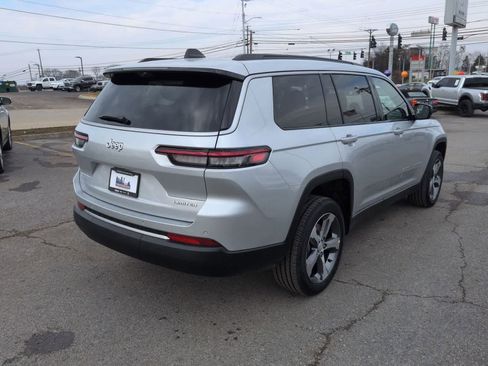 New 2026 Jeep Grand Cherokee L Limited w/ Luxury Tech Group II AWD/4WD image 8