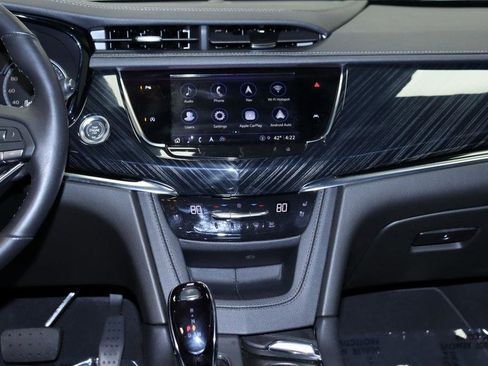 Certified 2025 Cadillac XT6 Premium Luxury image 17