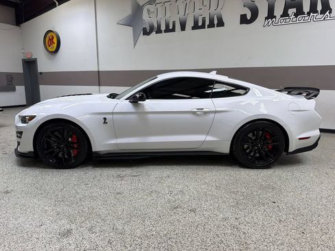 Used 2020 Ford Mustang Shelby GT500 w/ Technology Package RWD image 3