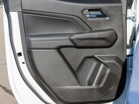 New 2025 GMC Canyon Elevation w/ Convenience Package image 11