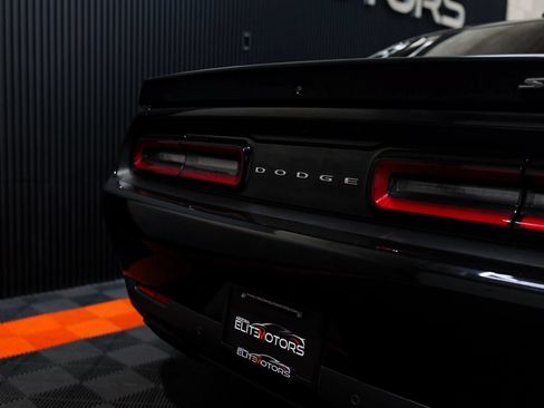 Used 2023 Dodge Challenger SRT Hellcat w/ Driver Convenience Group RWD image 18