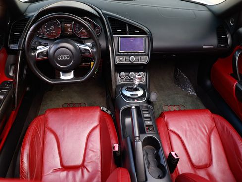 Used 2011 Audi R8 V10 image 2