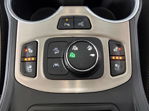 Used 2019 GMC Terrain Denali w/ GMC Pro Grade Package AWD/4WD image 25