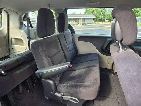 Used 2014 Dodge Grand Caravan American Value Package image 10