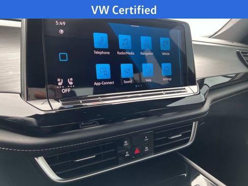 Used 2024 Volkswagen Atlas Cross Sport SE FWD image 23