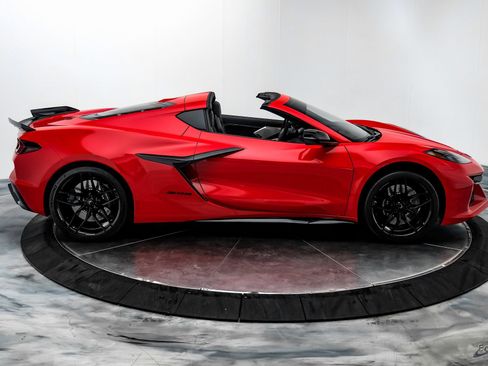 Used 2025 Chevrolet Corvette Z06 w/ Battery Protection Package image 19