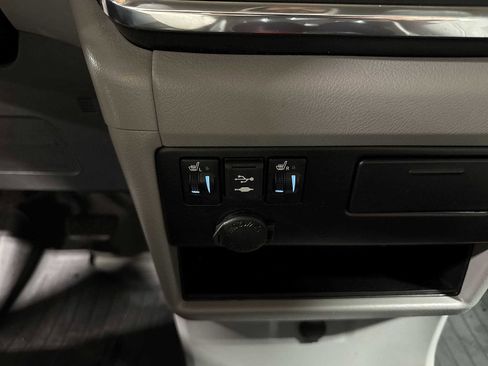 Used 2018 Toyota Sienna XLE w/ XLE Navigation Package image 34