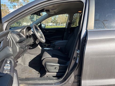 Certified 2024 Subaru Ascent Premium w/ Convenience Package image 10