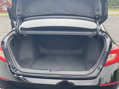 Used 2018 Honda Accord EX-L image 7